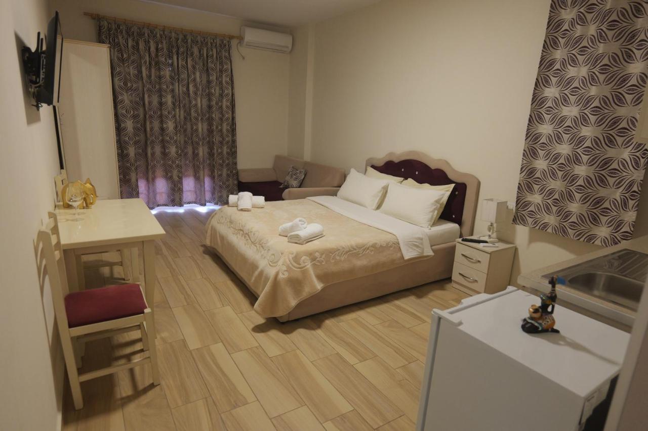 Hotel Vila Dedej Дуррес Экстерьер фото