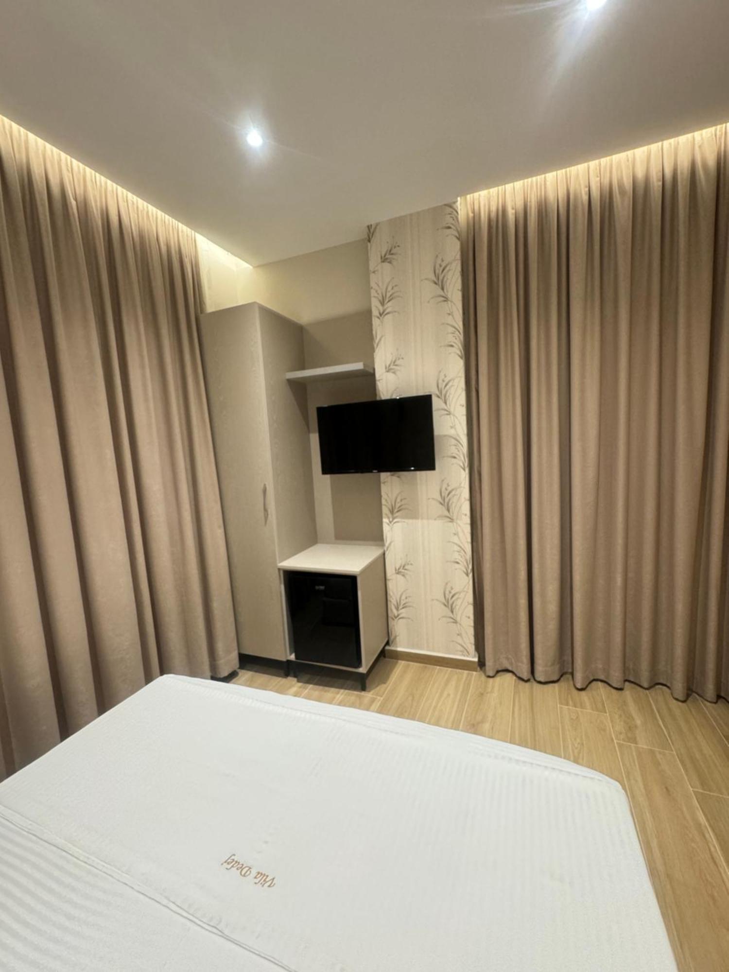 Hotel Vila Dedej Дуррес Экстерьер фото