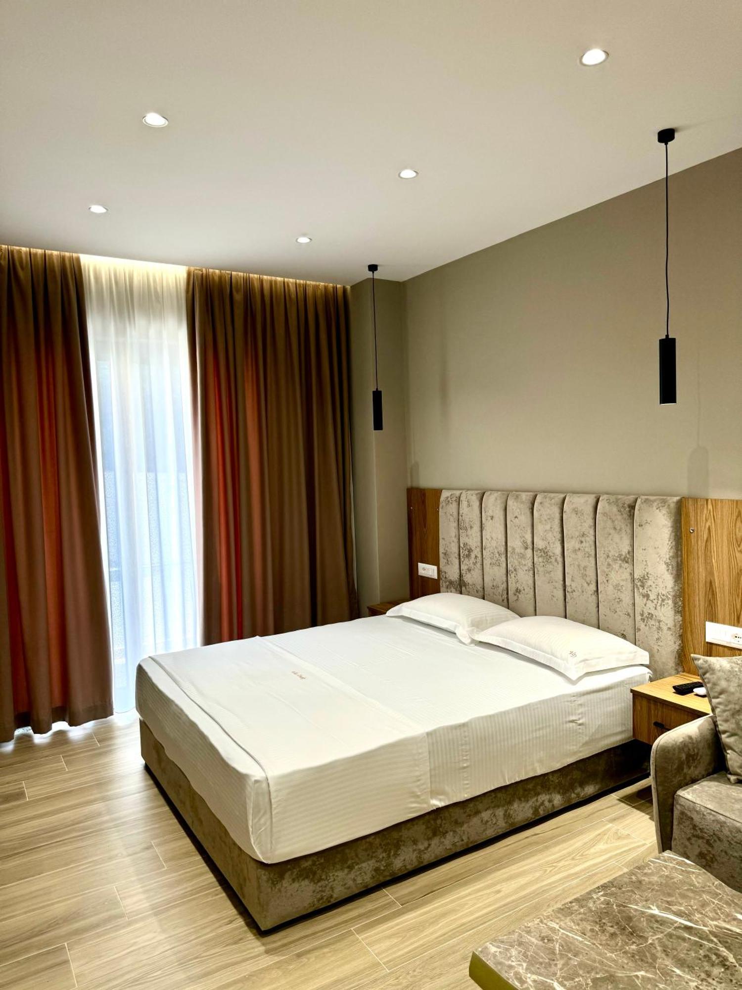 Hotel Vila Dedej Дуррес Экстерьер фото