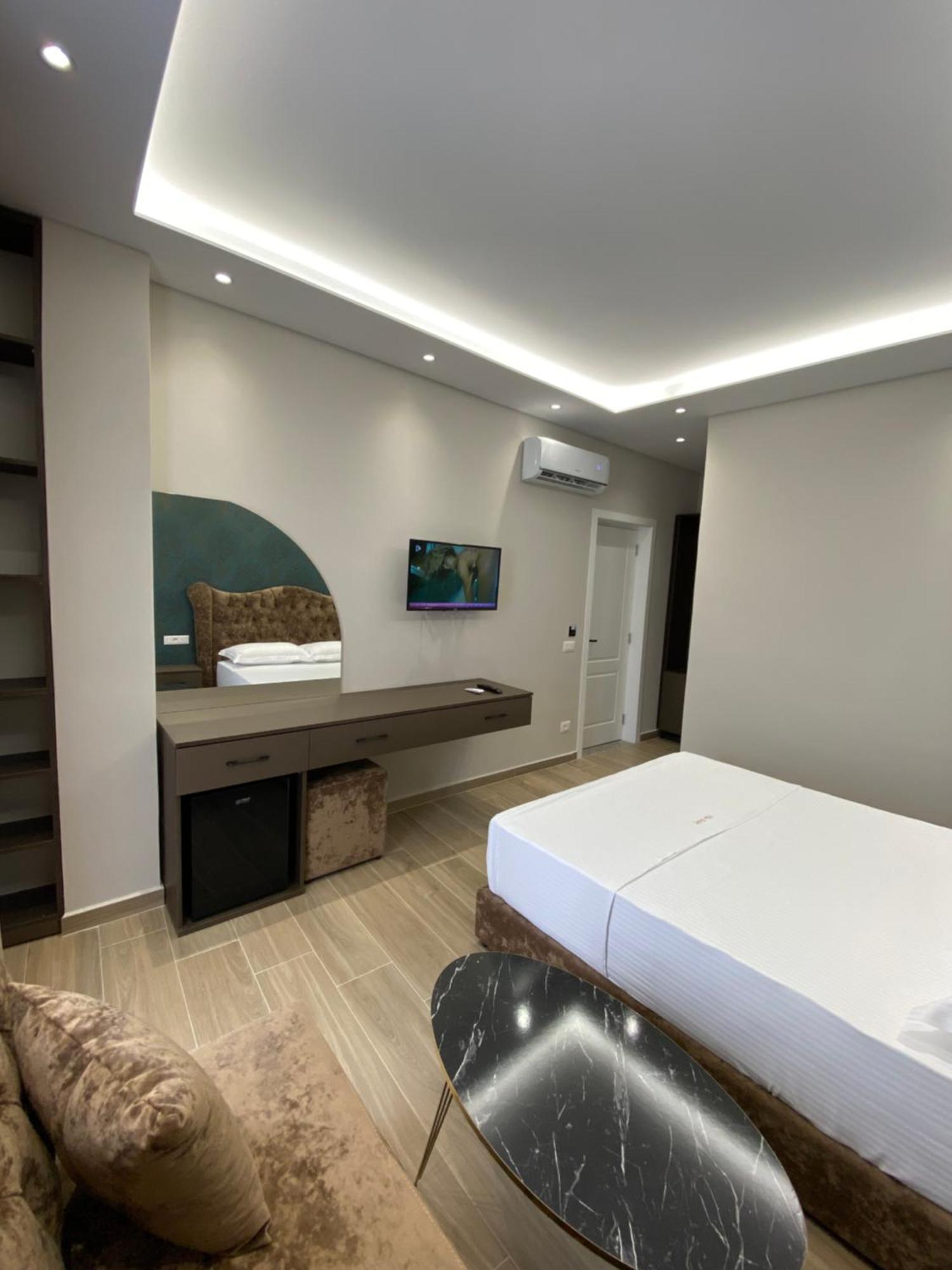 Hotel Vila Dedej Дуррес Экстерьер фото