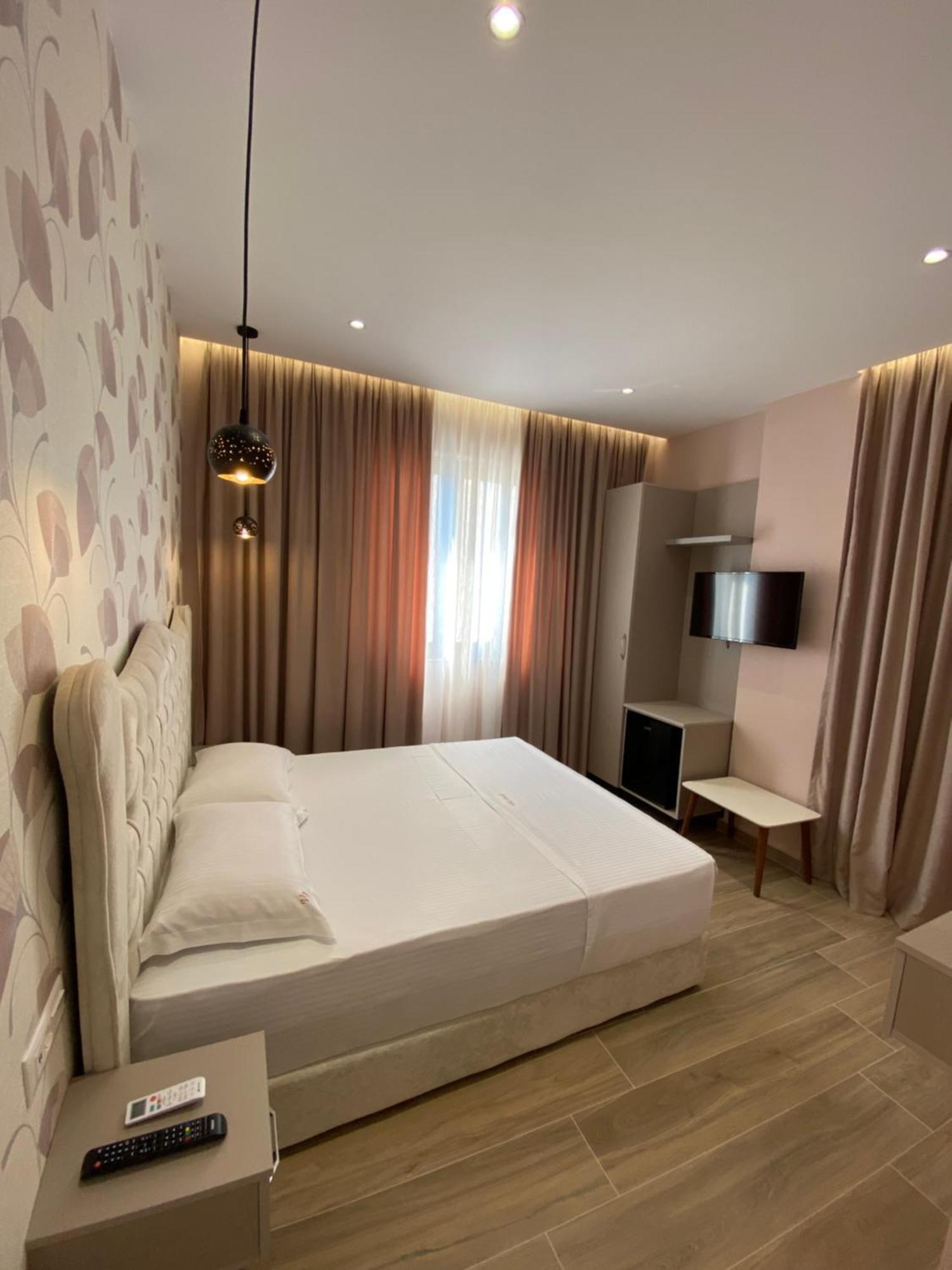 Hotel Vila Dedej Дуррес Экстерьер фото